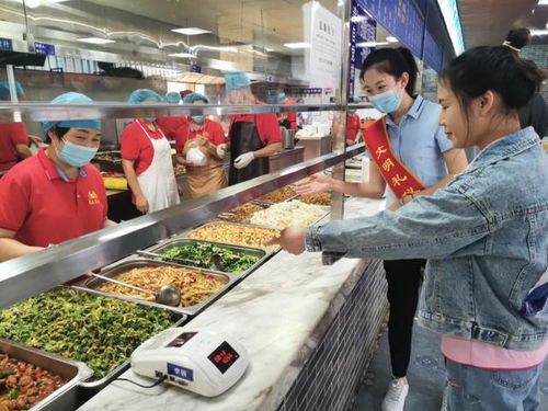 鄭大二附院營養食堂榮獲“餐飲服務食品安全示范店”稱號